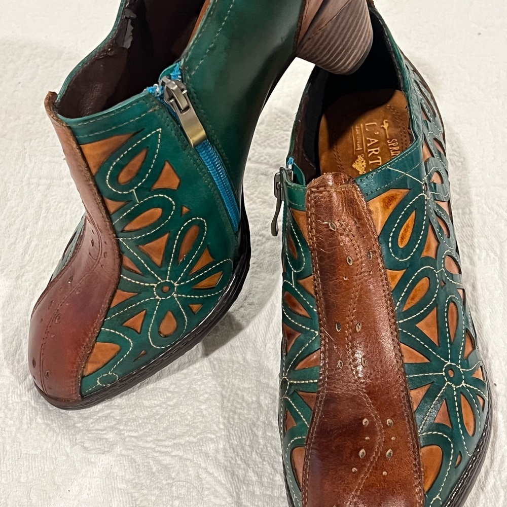 L'ARTISTE Spring Step Ankle Bootie